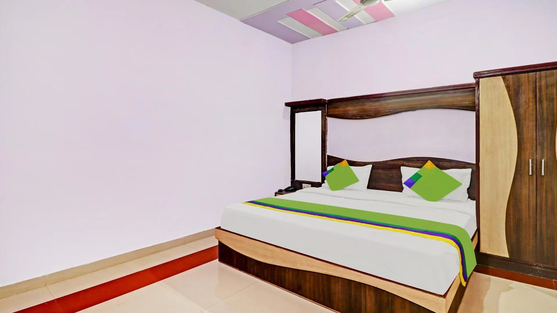 Hotel The Golden Bird Агра