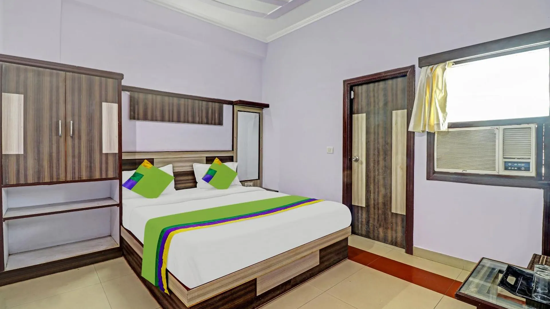 Hotel The Golden Bird Агра