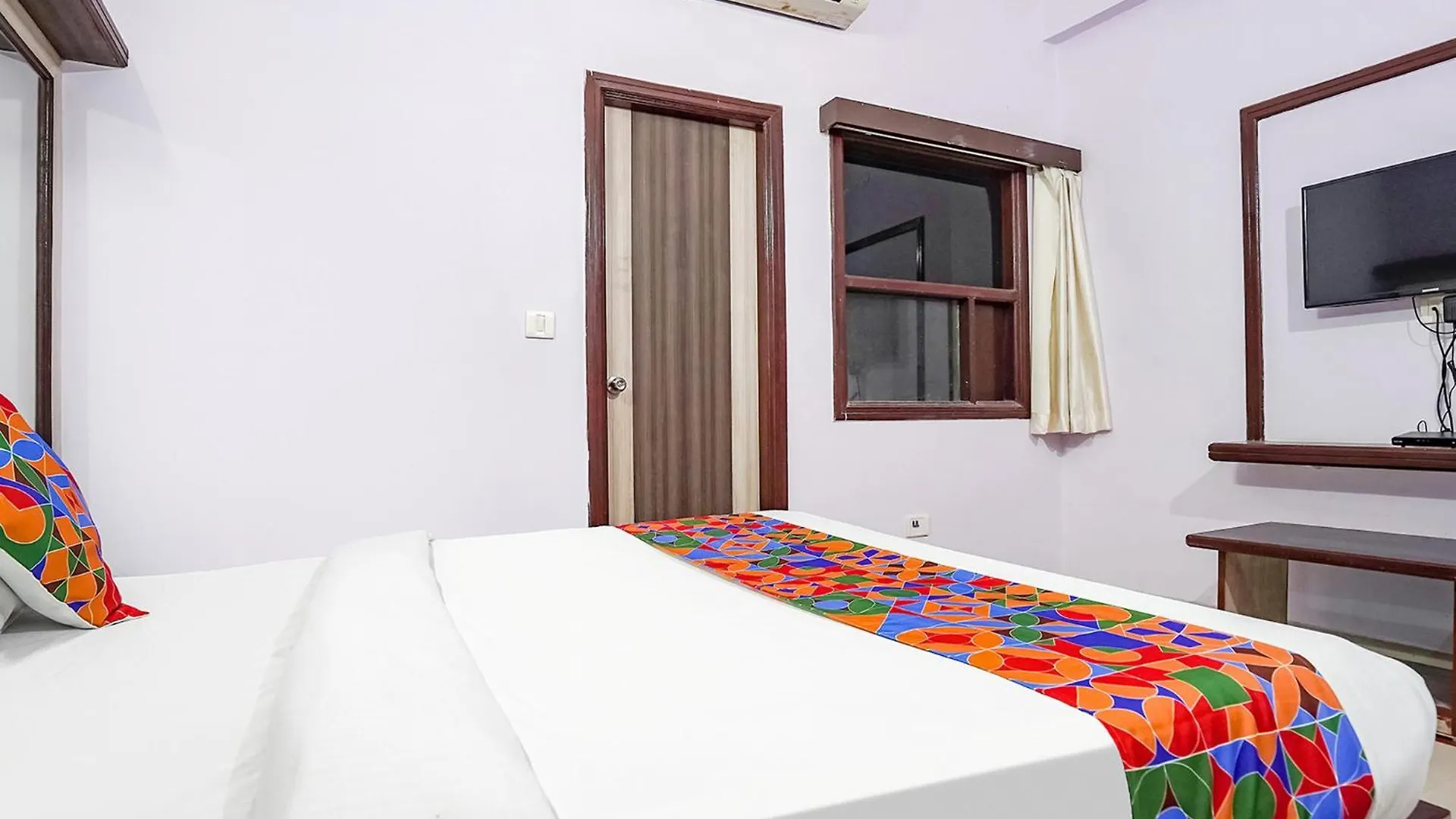 Hotel The Golden Bird Агра Индия