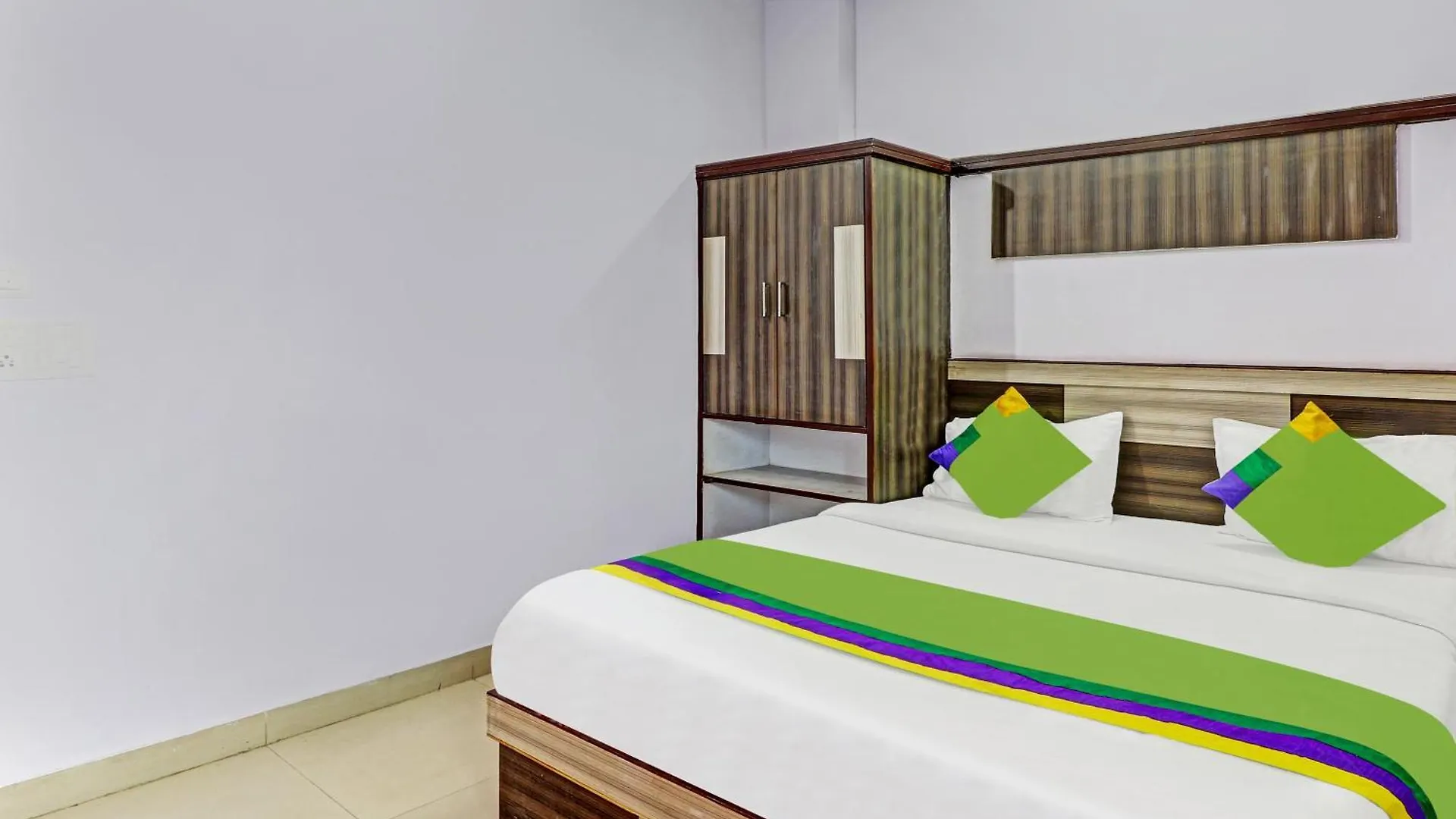 ***  Hotel The Golden Bird Агра Индия