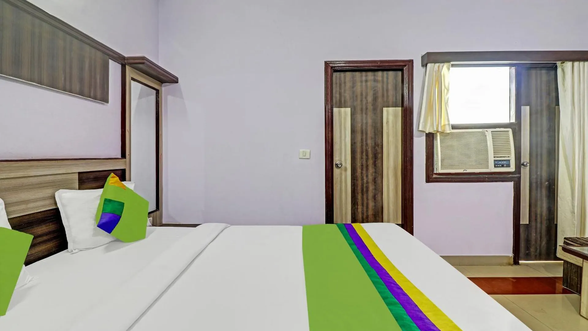 Hotel The Golden Bird Agra   Agra (Uttar Pradesh)