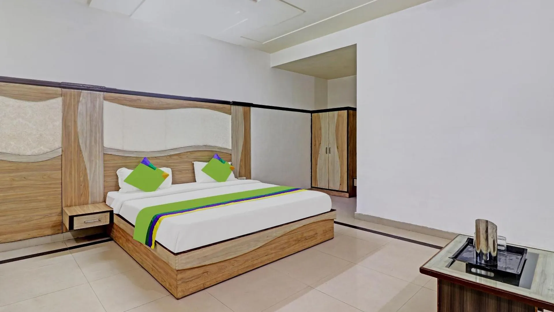 Hotel The Golden Bird Agra   Agra (Uttar Pradesh)